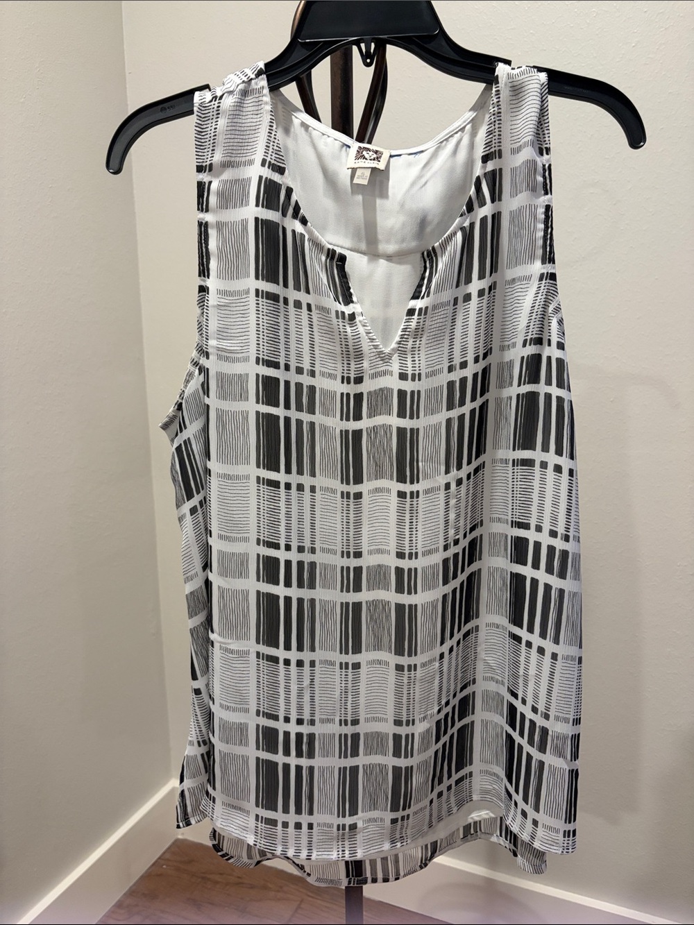 Sleeveless Black & White Plaid V-Neck Women's Top